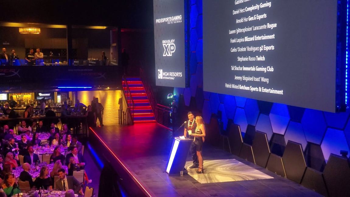 Ariel Jade co-hosting an awards show on stage
